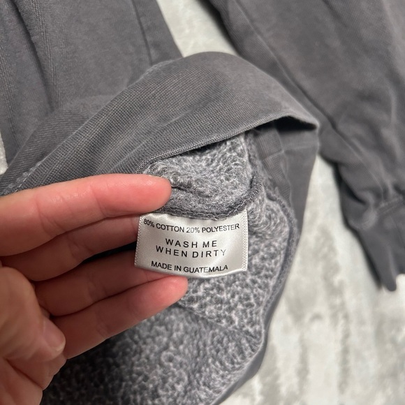 Girl Dangerous Tilly’s Crew Neck Sweatshirt Women’s Small Leo Grey - Picture 4 of 6